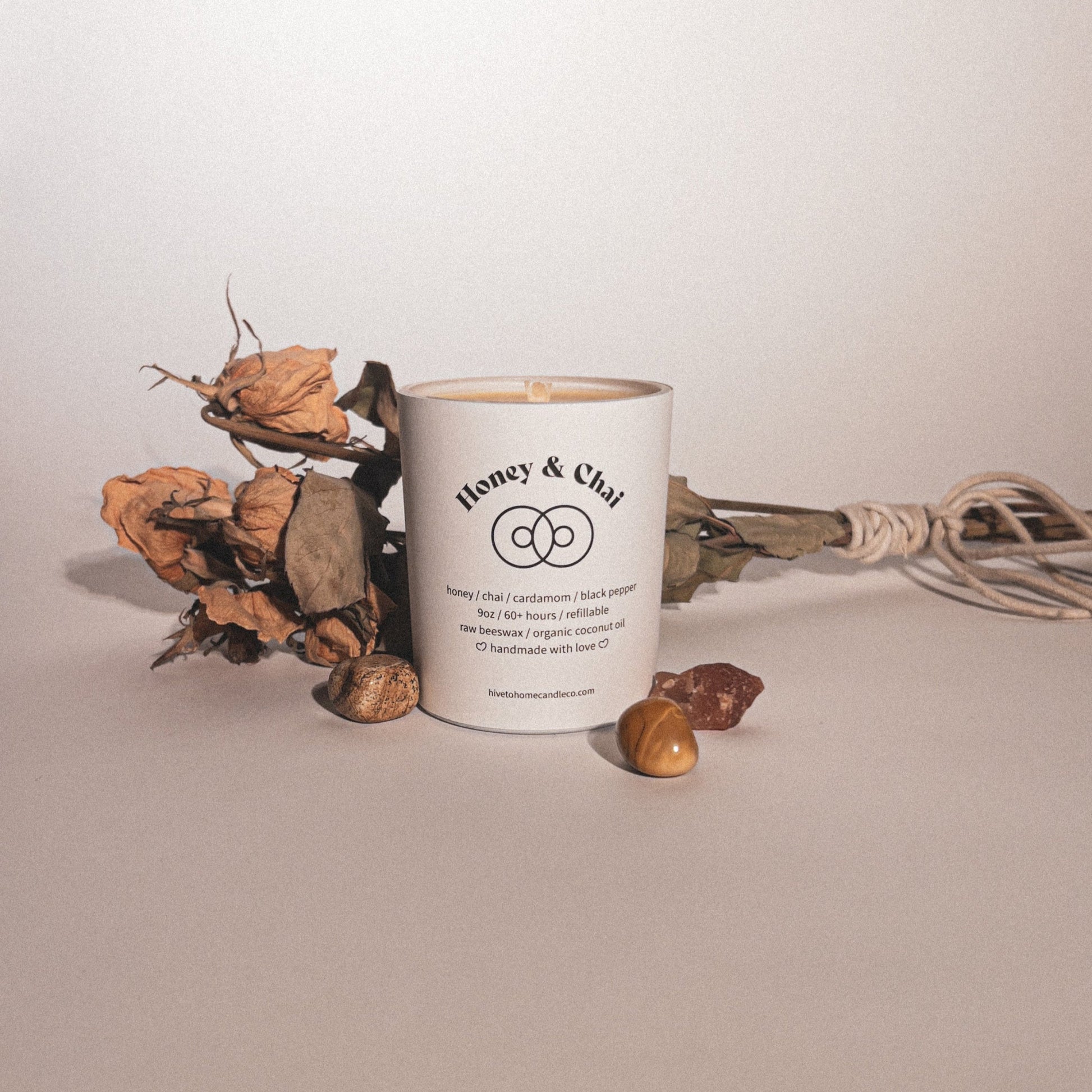 Honey & Chai Scented Beeswax Candle Image.